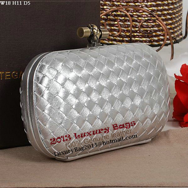 Bottega Veneta Intrecciato Sheepskin Impero Ayers Knot Clutch 11308 Silver Bottega Veneta Intrecciato Sheepskin Impero Ayers Knot Clutch 11308 Silver