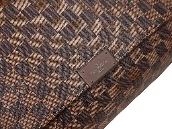 LOUIS VUITTON N41212 Damier Ebene Canvas District MM Messenger Bag LOUIS VUITTON N41212 Damier Ebene Canvas District MM Messenger Bag