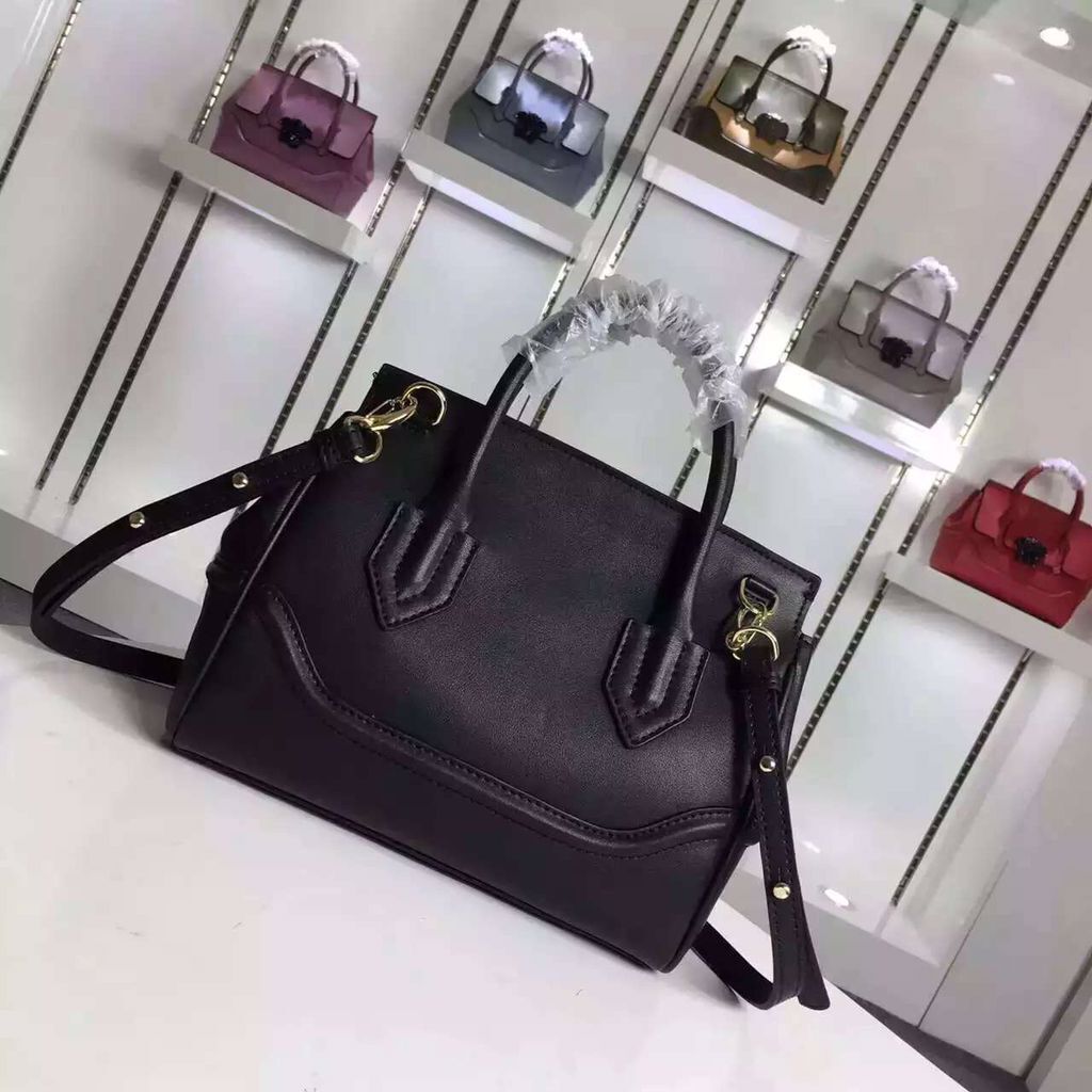 Versace Palazzo Empire Original Leather Shoulder Bag V1911 Black Versace Palazzo Empire Original Leather Shoulder Bag V1911 Black