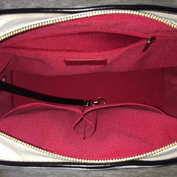 Chanel Gabrielly Calf Leather Shoulder Bag 93824 Black&White Chanel Gabrielly Calf Leather Shoulder Bag 93824 Black&White