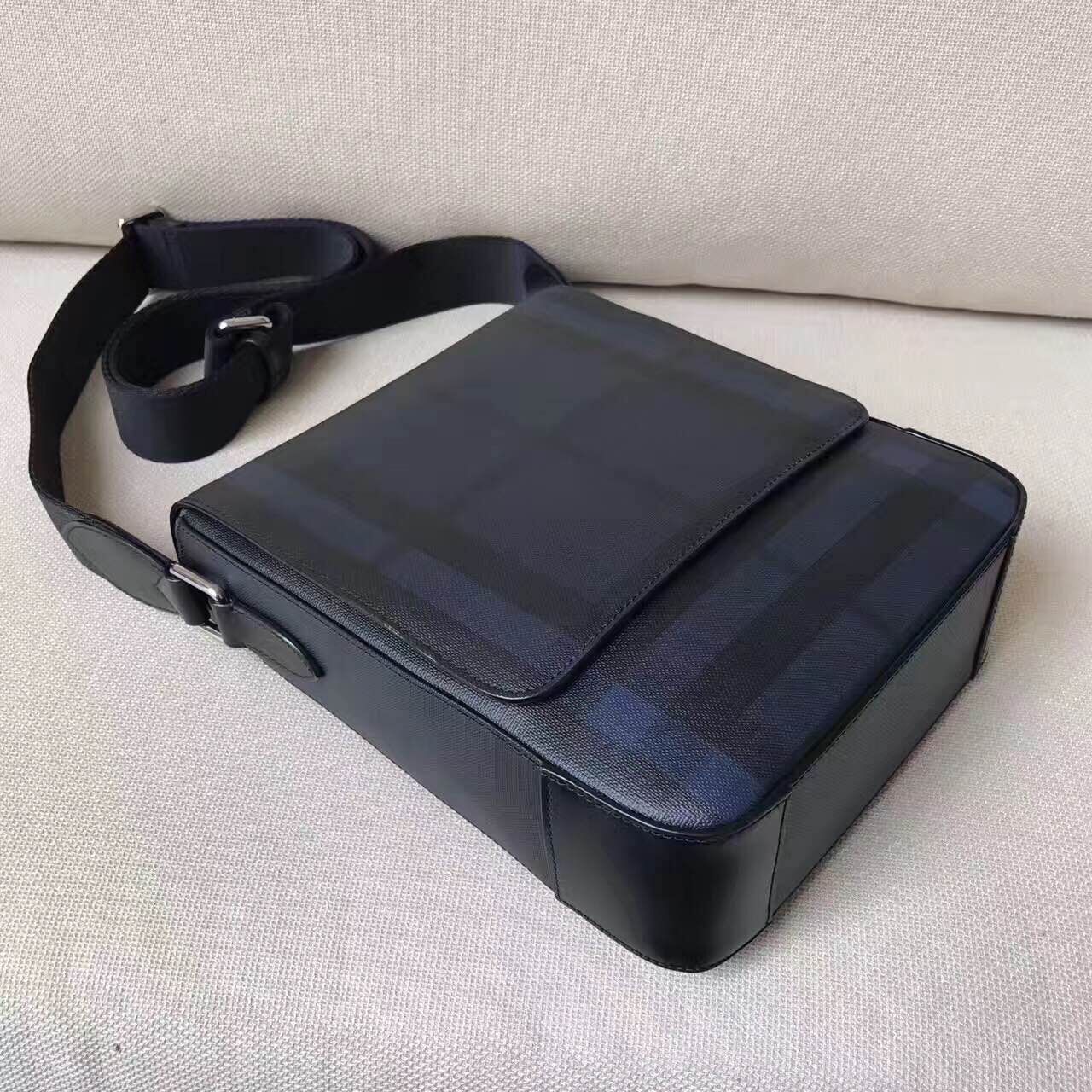 BurBerry Messenger Bag in Haymarket Check BU38890 Blue&Black BurBerry Messenger Bag in Haymarket Check BU38890 Blue&Black