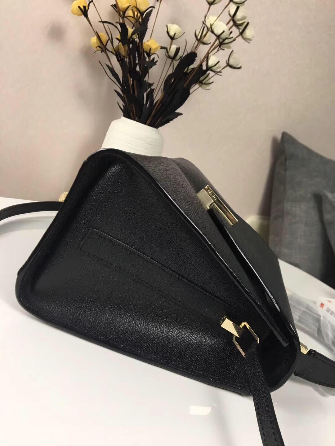 Valextra Calfskin Leather Shoulder Bag 408645 Black Valextra Calfskin Leather Shoulder Bag 408645 Black