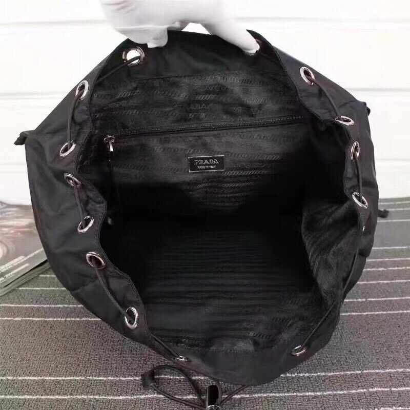 Prada Borse Zaino Uomo Nylon Nero 2 VZ 135 Black Prada Borse Zaino Uomo Nylon Nero 2 VZ 135 Black