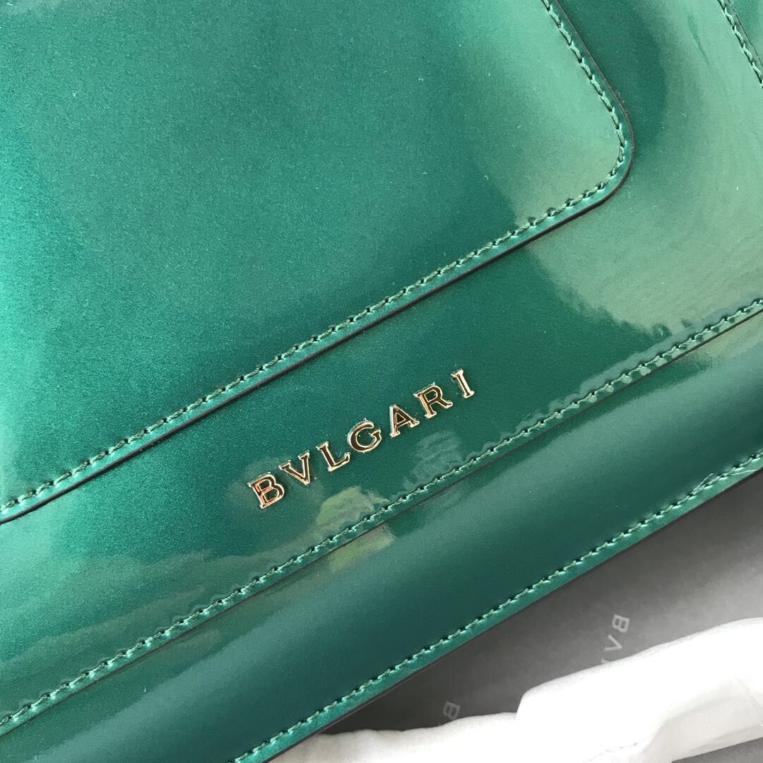 BVLGARI Serpenti Forever metallic-leather shoulder bag 4953 green BVLGARI Serpenti Forever metallic-leather shoulder bag 4953 green