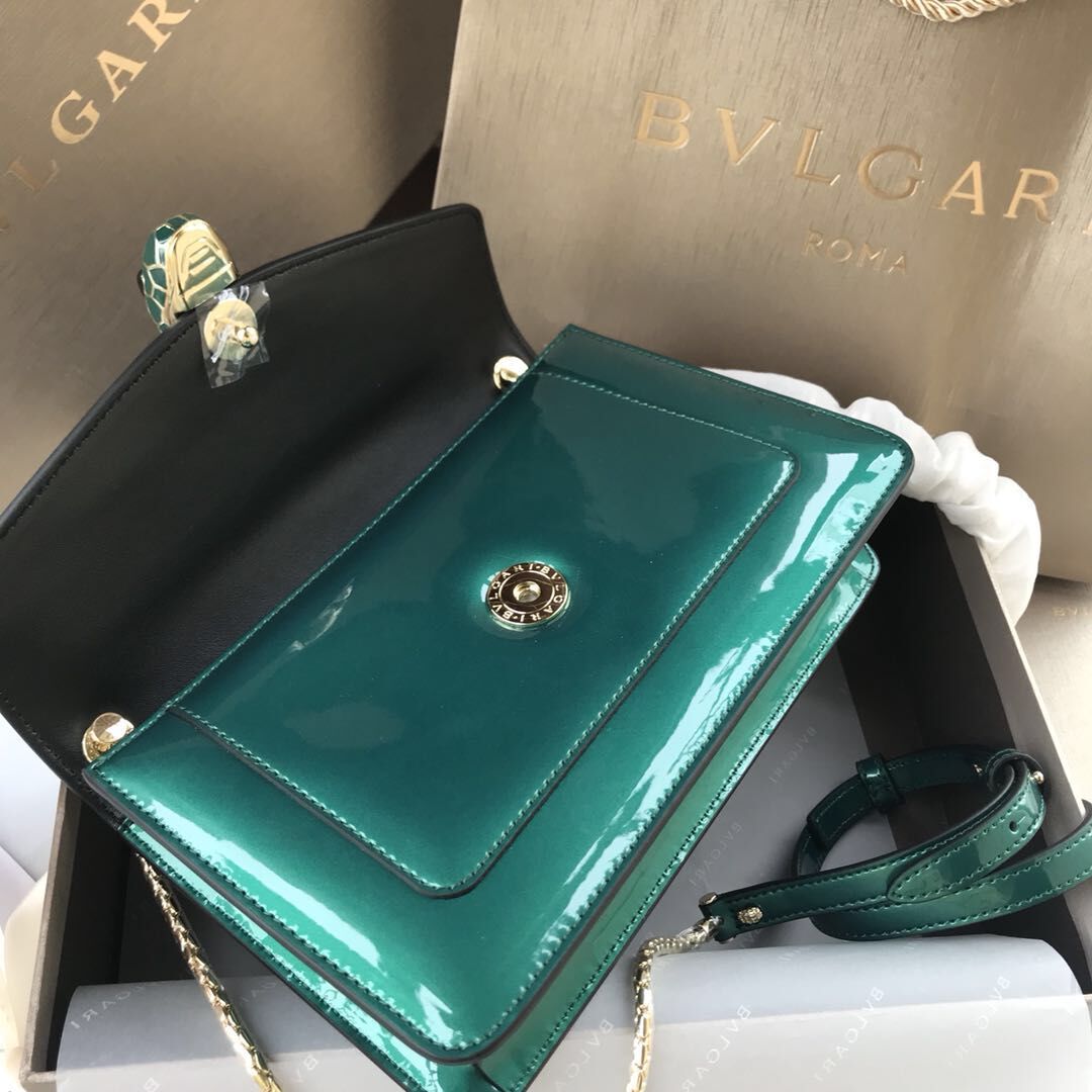 BVLGARI Serpenti Forever metallic-leather shoulder bag 4953 green BVLGARI Serpenti Forever metallic-leather shoulder bag 4953 green