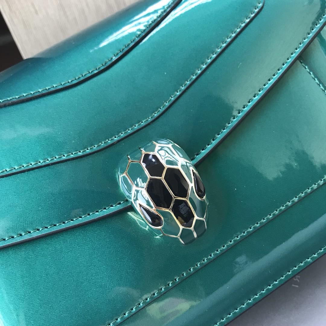 BVLGARI Serpenti Forever metallic-leather shoulder bag 4953 green BVLGARI Serpenti Forever metallic-leather shoulder bag 4953 green