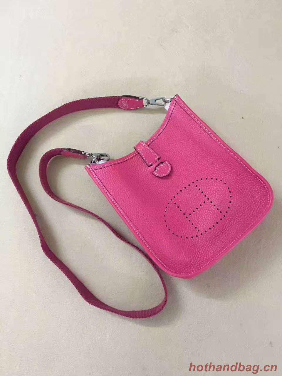 Hermes Evelyne original togo leather mini Shoulder Bag H15698 rose Hermes Evelyne original togo leather mini Shoulder Bag H15698 rose