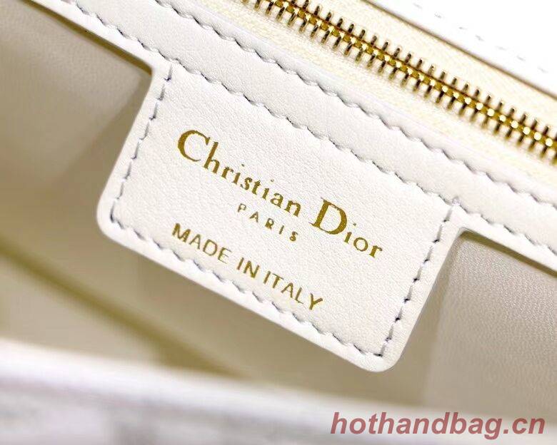 MEDIUM DIORAMOUR DIOR CARO BAG Cannage Calfskin with Heart Motif M9242WNG WHITE MEDIUM DIORAMOUR DIOR CARO BAG Cannage Calfskin with Heart Motif M9242WNG WHITE