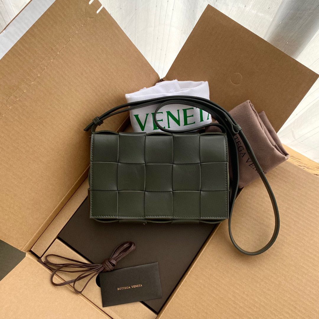 Bottega Veneta BORSA CASSETTE 578004 Dark Green Bottega Veneta BORSA CASSETTE 578004 Dark Green
