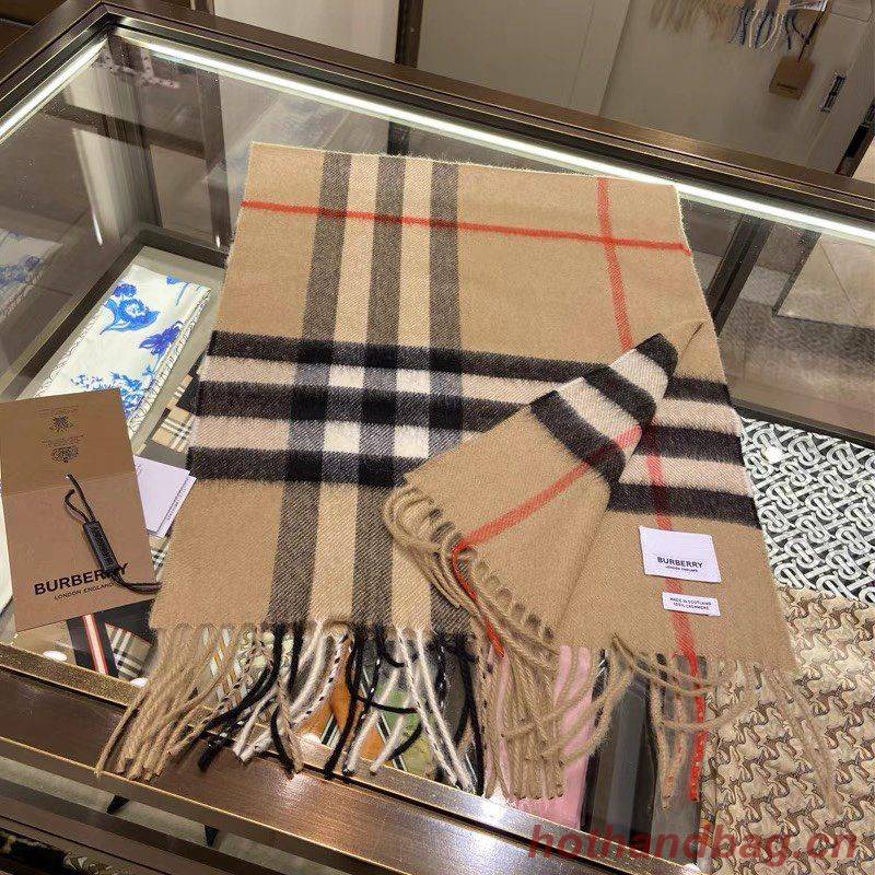 Burberry Scarf B00242