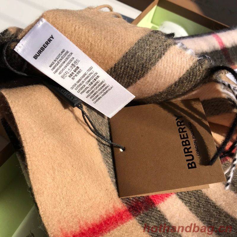 Burberry Scarf B00245