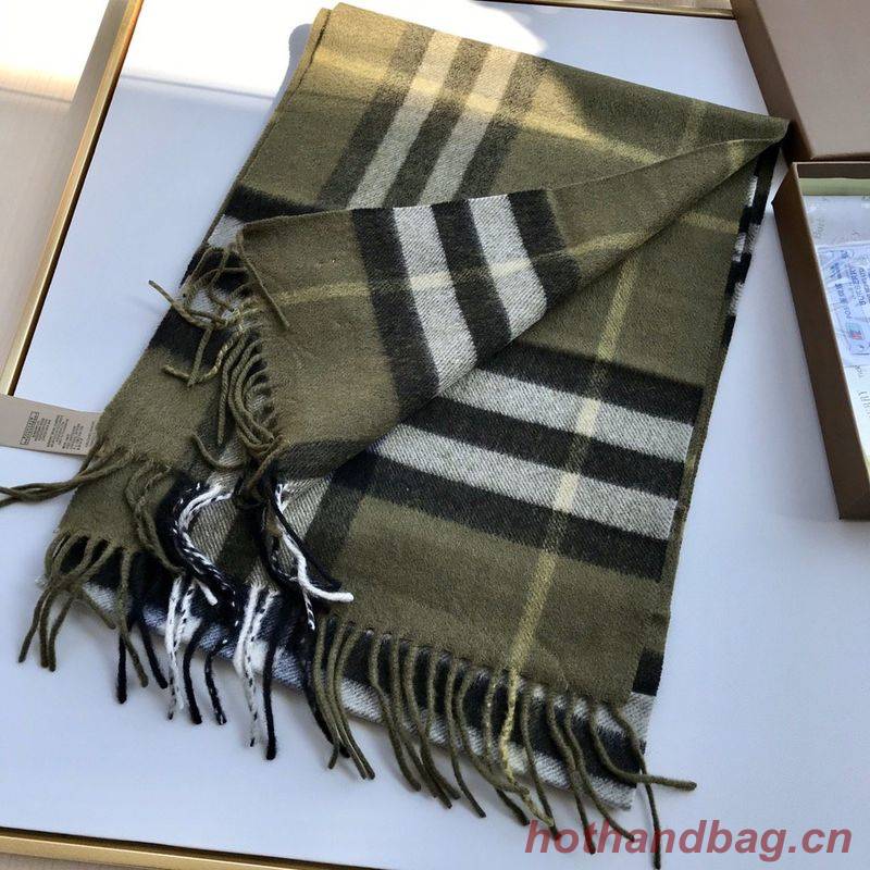 Burberry Scarf B00249