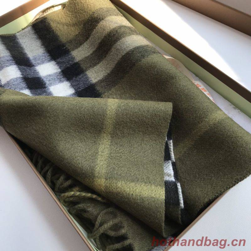 Burberry Scarf B00249