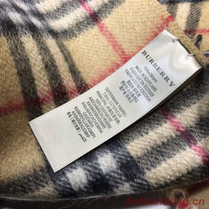 Burberry Scarf B00255
