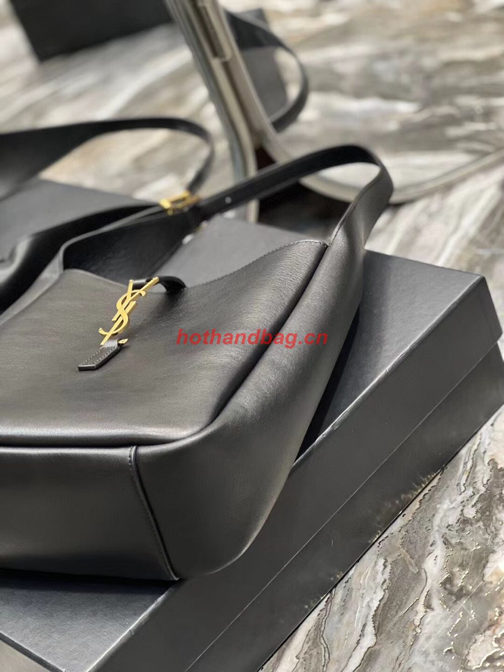 SAINT LAUREN LE 5 A 7 SOFT SMALL HOBO BAG IN SMOOTH LEATHER 713938 black SAINT LAUREN LE 5 A 7 SOFT SMALL HOBO BAG IN SMOOTH LEATHER 713938 black