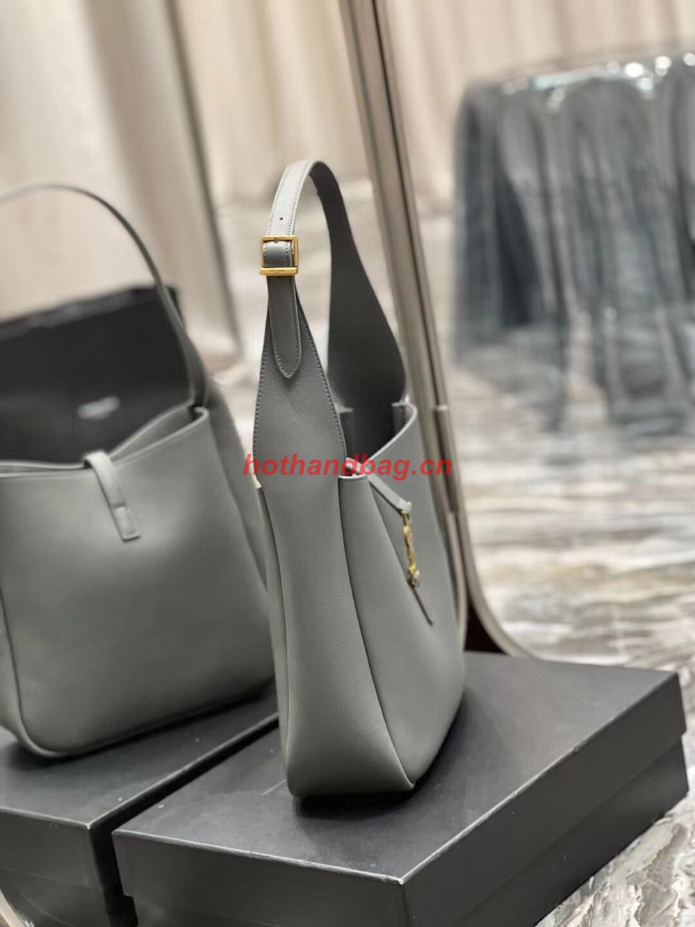 SAINT LAUREN LE 5 A 7 SOFT SMALL HOBO BAG IN SMOOTH LEATHER 713938 gray SAINT LAUREN LE 5 A 7 SOFT SMALL HOBO BAG IN SMOOTH LEATHER 713938 gray