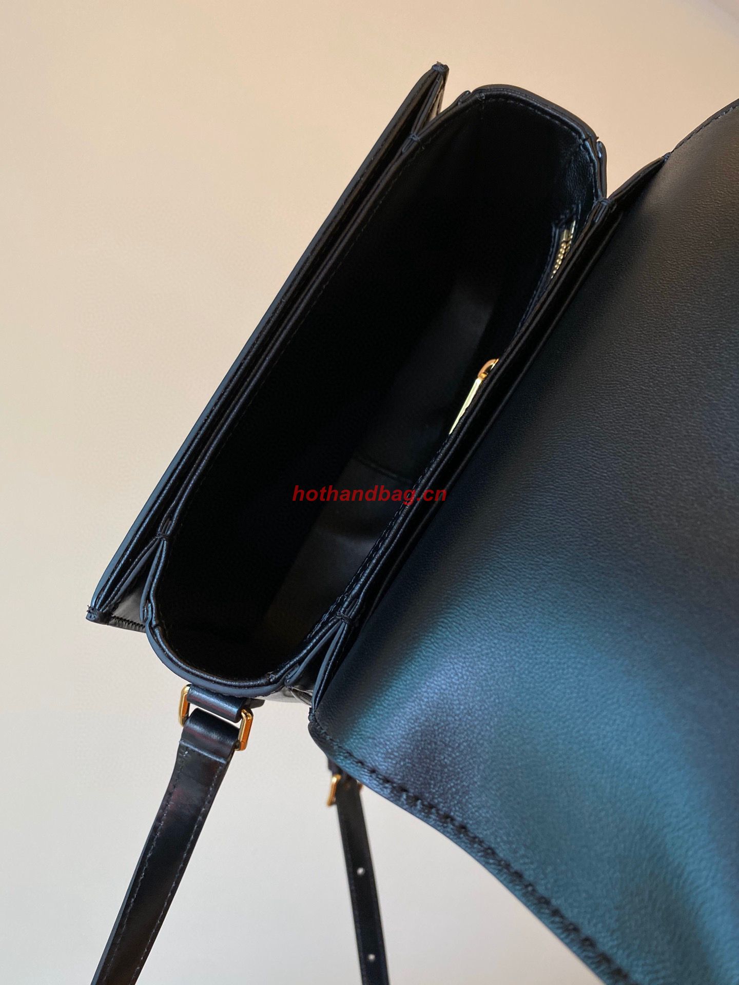 Celine TEEN TRIOMPHE BAG IN SHINY Original CALFSKIN MINERAL 188423 black Celine TEEN TRIOMPHE BAG IN SHINY Original CALFSKIN MINERAL 188423 black