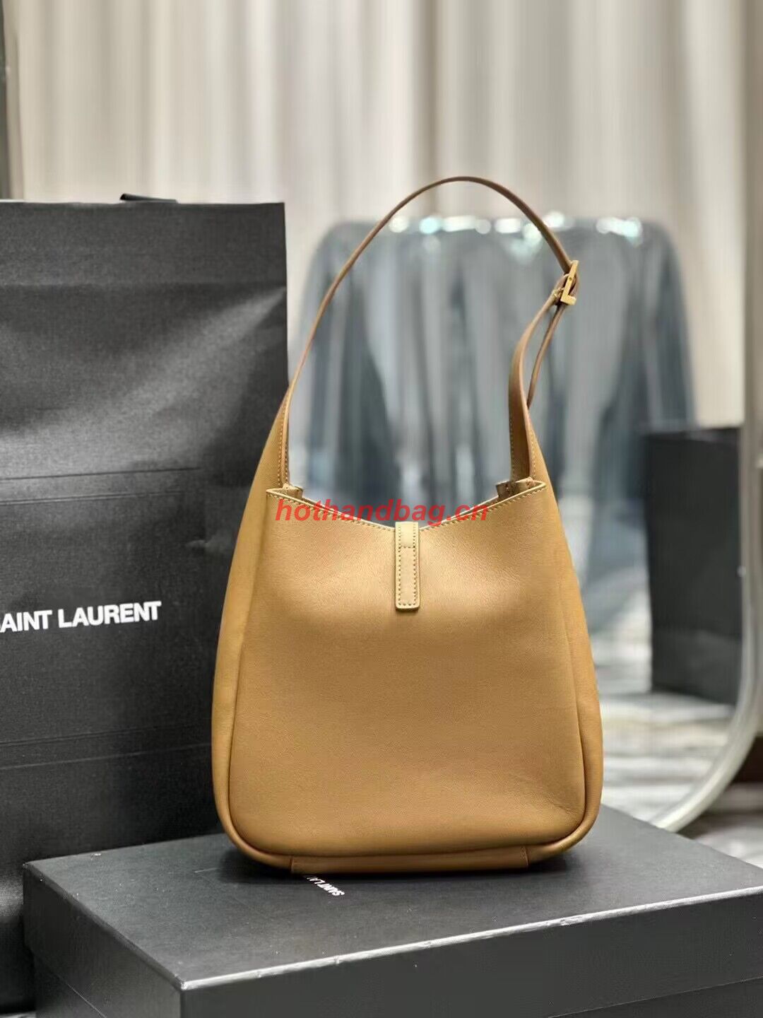 SAINT LAUREN LE 5 A 7 SOFT SMALL IN SMOOTH LEATHER 713938 apricot SAINT LAUREN LE 5 A 7 SOFT SMALL IN SMOOTH LEATHER 713938 apricot