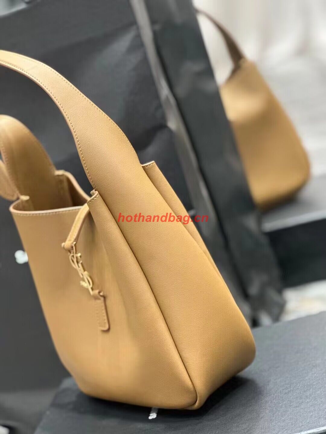 SAINT LAUREN LE 5 A 7 SOFT SMALL IN SMOOTH LEATHER 713938 apricot SAINT LAUREN LE 5 A 7 SOFT SMALL IN SMOOTH LEATHER 713938 apricot