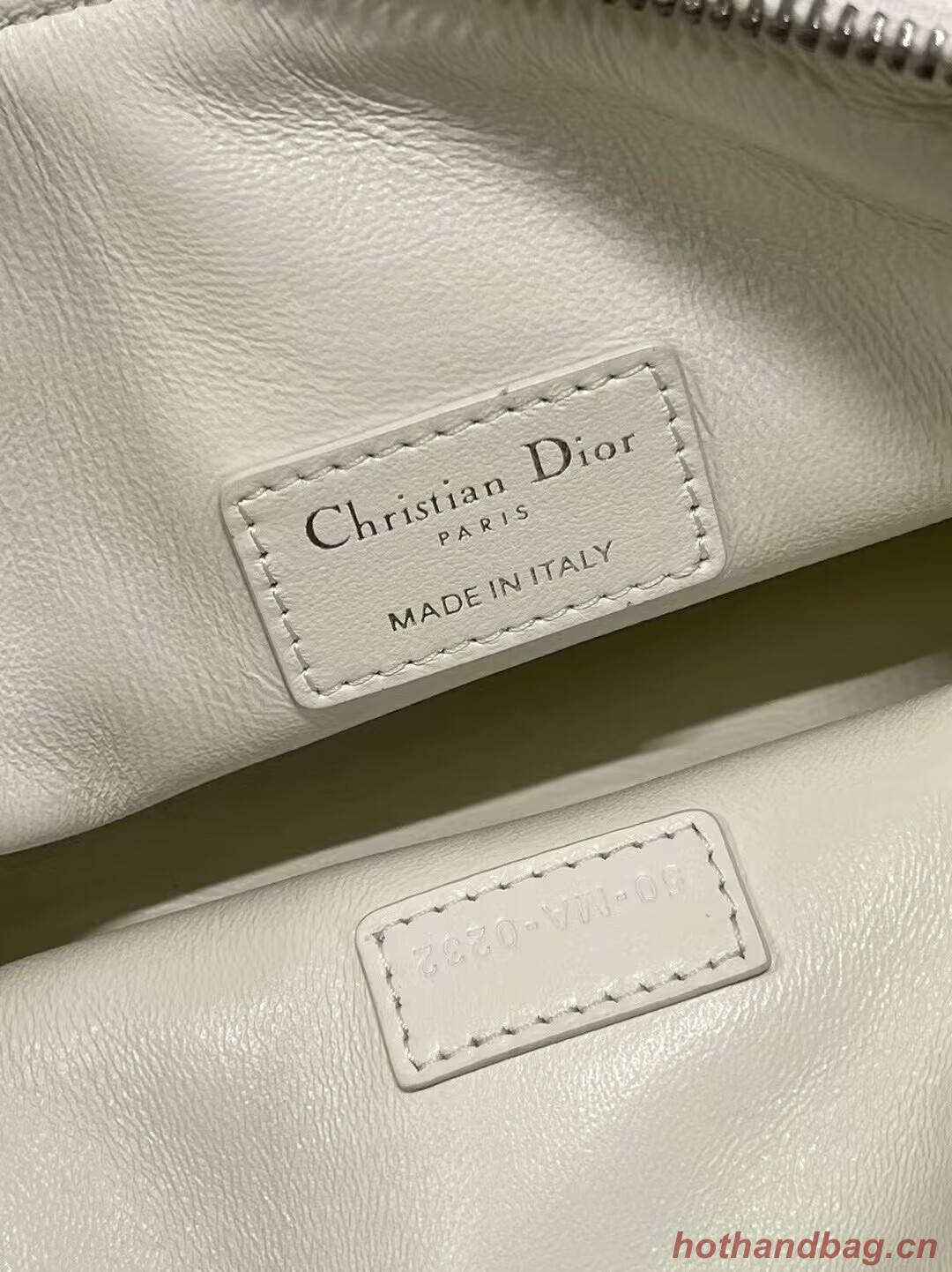 MEDIUM DIORTRAVEL NOMAD POUCH Lambskin S5554O Latte MEDIUM DIORTRAVEL NOMAD POUCH Lambskin S5554O Latte