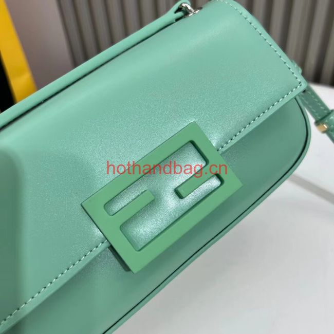 Fendi Baguette leather bag F1531 green Fendi Baguette leather bag F1531 green