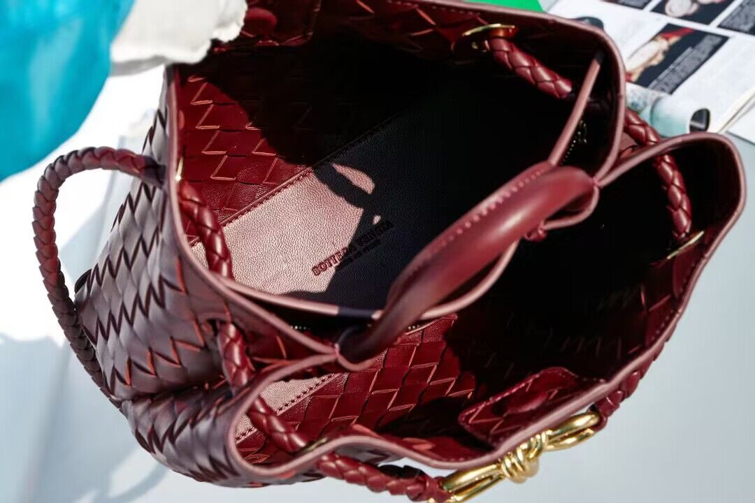 Bottega Veneta Andiamo Small Intrecciato Leather Tote 743572 Wine Bottega Veneta Andiamo Small Intrecciato Leather Tote 743572 Wine
