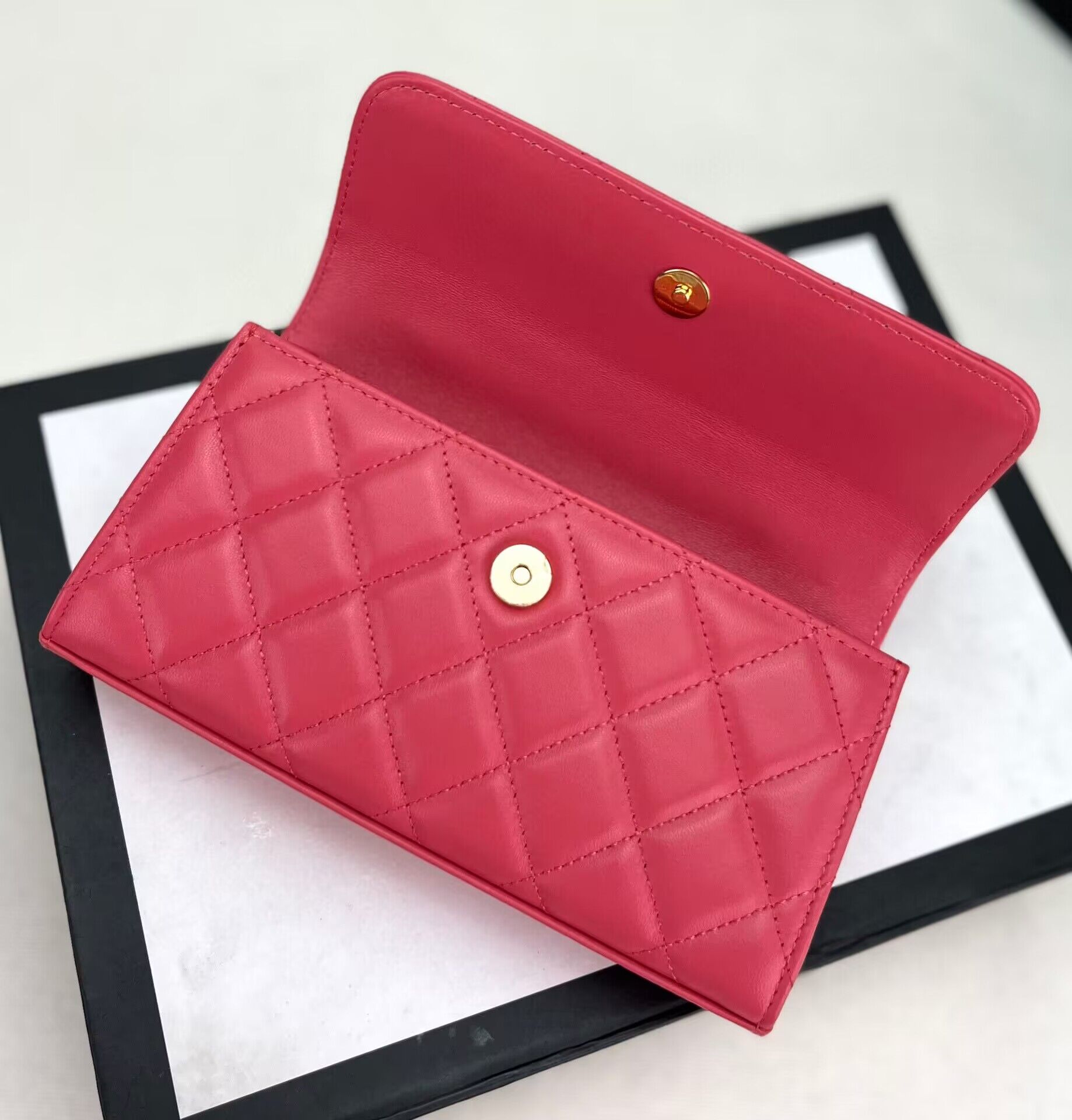 CHANEL 22B Kelly Pearl Top Handle Bag AP3562 Pink CHANEL 22B Kelly Pearl Top Handle Bag AP3562 Pink