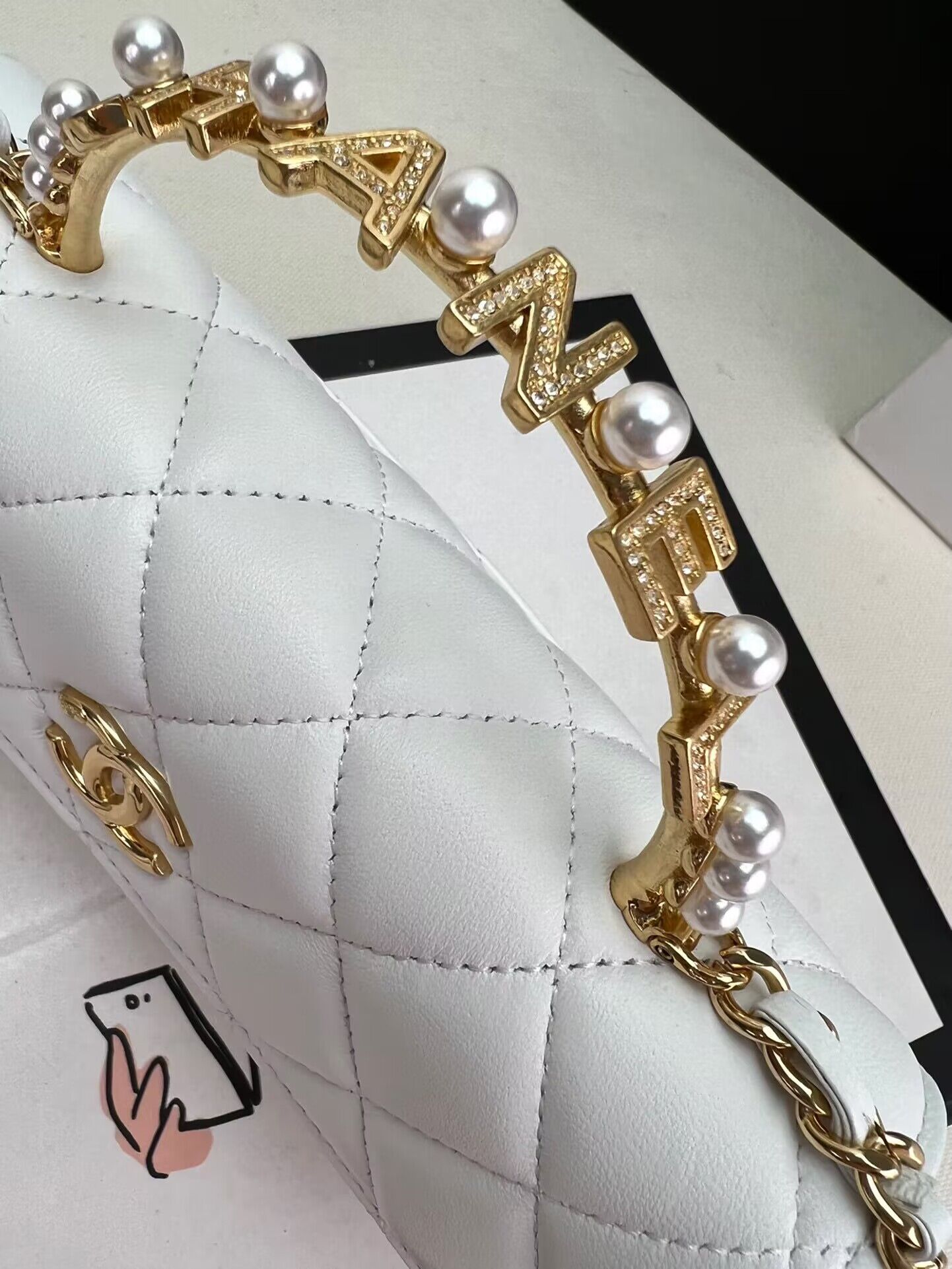 CHANEL 22B Kelly Pearl Top Handle Bag AP3562 White CHANEL 22B Kelly Pearl Top Handle Bag AP3562 White