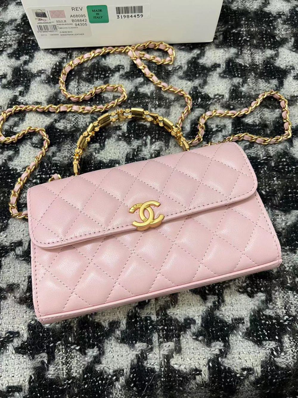 CHANEL 22B Kelly Top Handle Bag AP2946Y Pink CHANEL 22B Kelly Top Handle Bag AP2946Y Pink