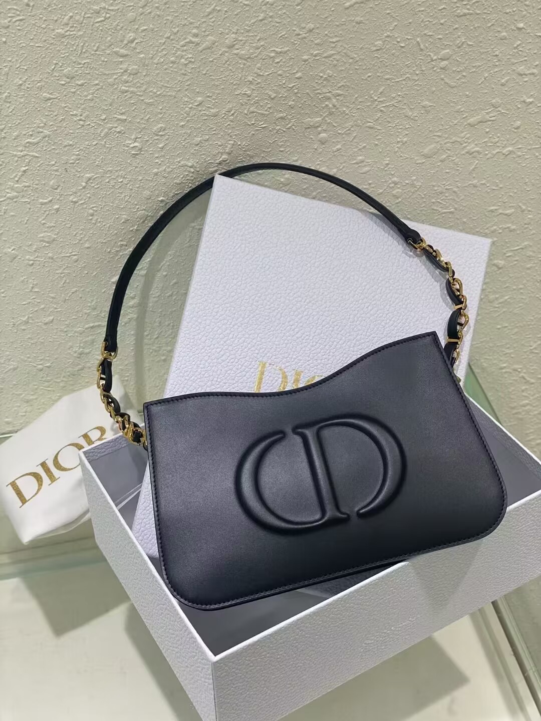 Dior CD SIGNATURE small BAG Black Calfskin with Embossed CD Signature C02229A Dior CD SIGNATURE small BAG Black Calfskin with Embossed CD Signature C02229A