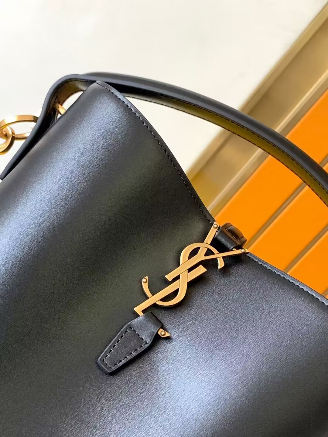 SAINT LAURENT LE 37 SMALL IN SHINY LEATHER 7490362 BLACK SAINT LAURENT LE 37 SMALL IN SHINY LEATHER 7490362 BLACK