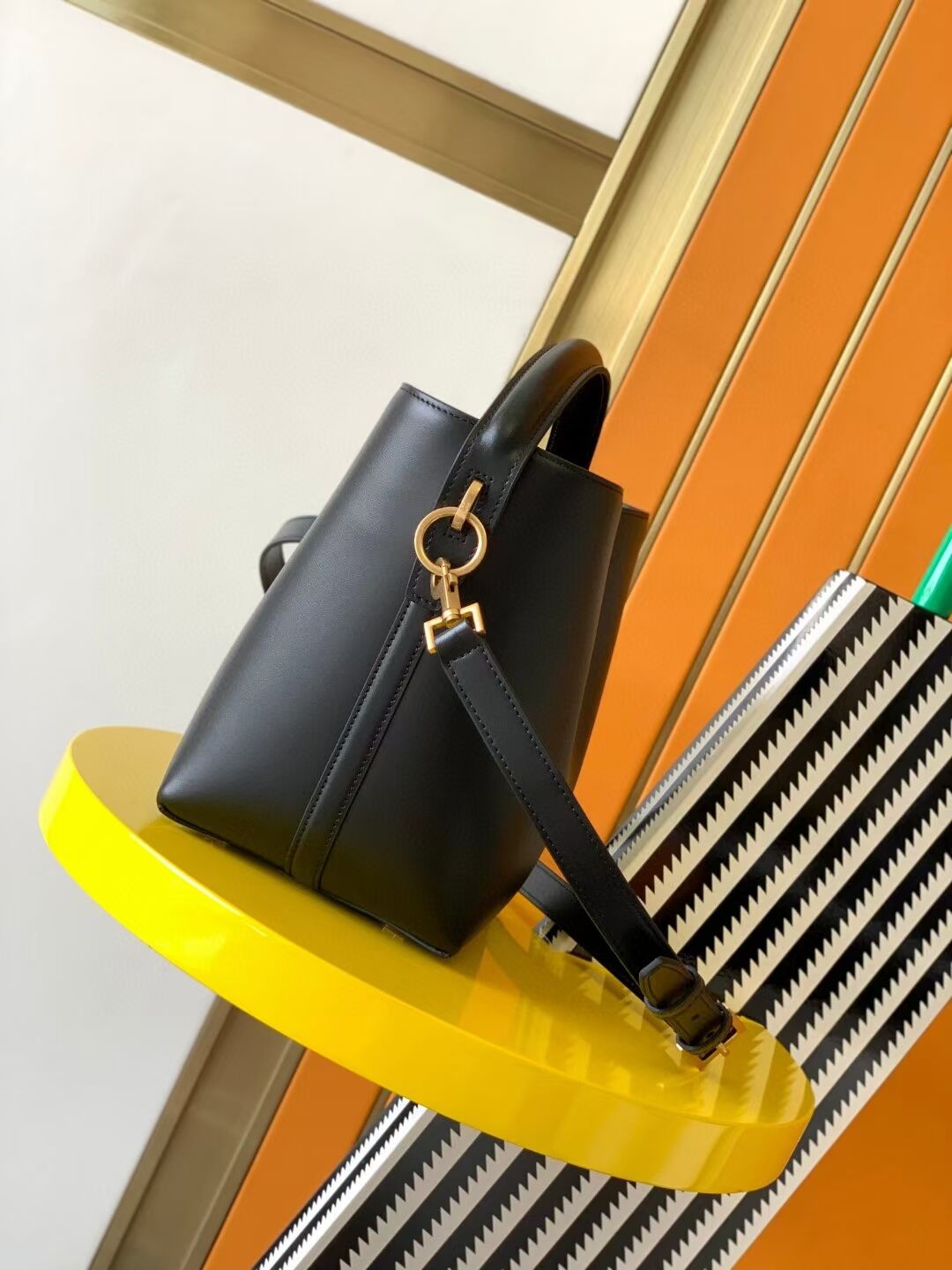 SAINT LAURENT LE 37 SMALL IN SHINY LEATHER 7490362 BLACK SAINT LAURENT LE 37 SMALL IN SHINY LEATHER 7490362 BLACK