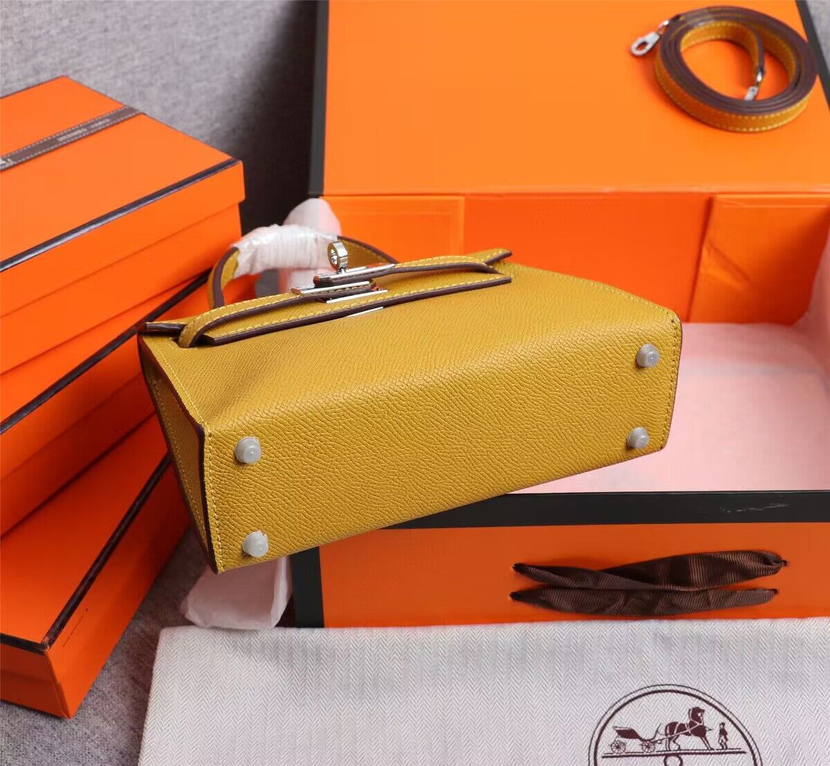 Hermes Kelly 25cm Shoulder Bags Original Epsom Leather KL2755 Yellow&Silver Hermes Kelly 25cm Shoulder Bags Original Epsom Leather KL2755 Yellow&Silver