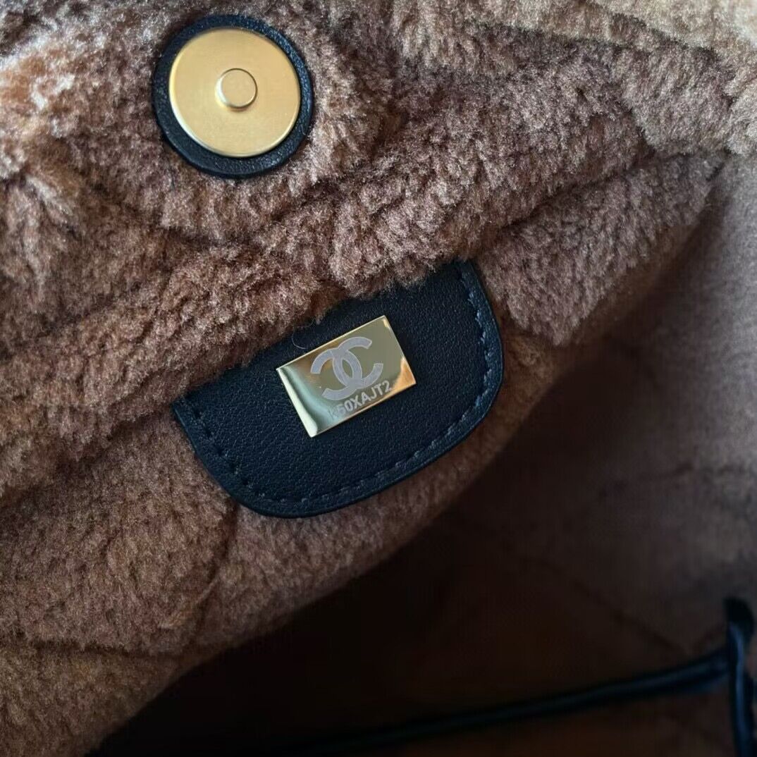 CHANEL 22 HANDBAG Sheepskin & Gold-Tone Metal AS3260 Black&Brown CHANEL 22 HANDBAG Sheepskin & Gold-Tone Metal AS3260 Black&Brown