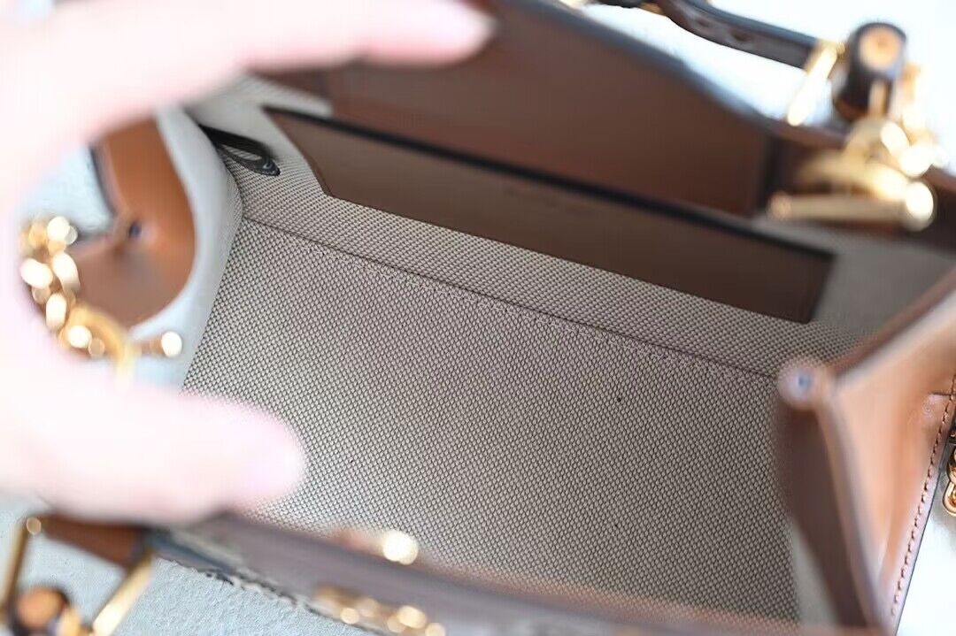 Gucci Diana Mini Bamboo Hanlde Bag 675800 Brown Gucci Diana Mini Bamboo Hanlde Bag 675800 Brown