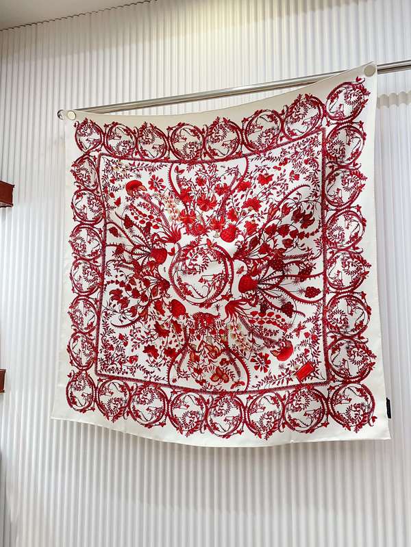 Gucci Scarf GUC00337 Gucci Scarf GUC00337