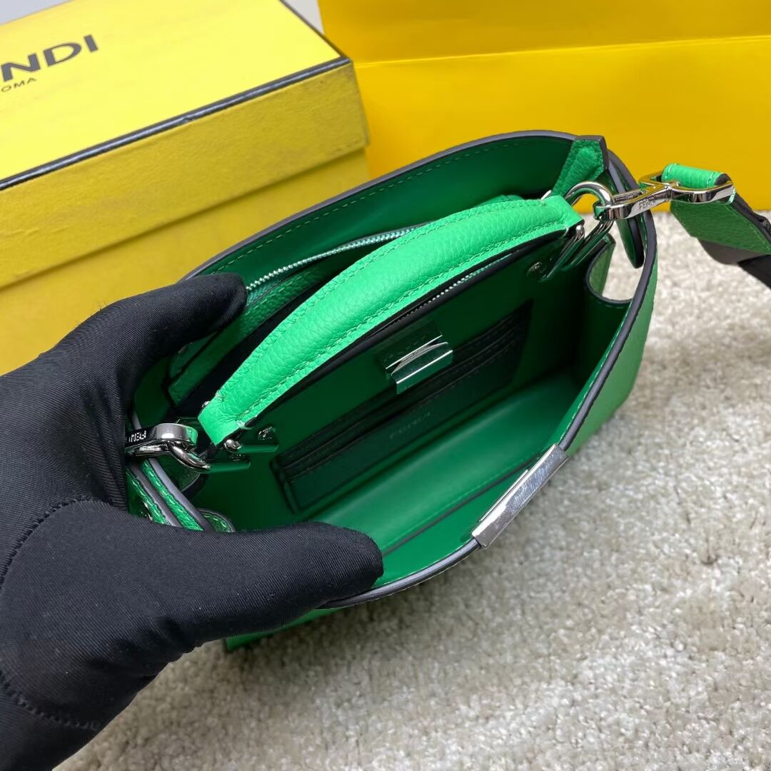 Fendi Peekaboo ISeeU XCross leather bag 7VA582A Tuscan green Fendi Peekaboo ISeeU XCross leather bag 7VA582A Tuscan green