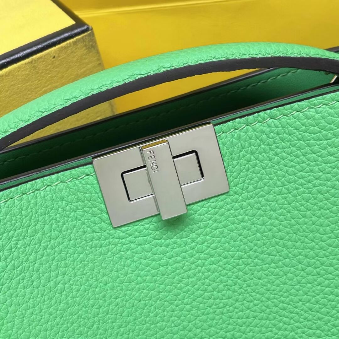 Fendi Peekaboo ISeeU XCross leather bag 7VA582A Tuscan green Fendi Peekaboo ISeeU XCross leather bag 7VA582A Tuscan green