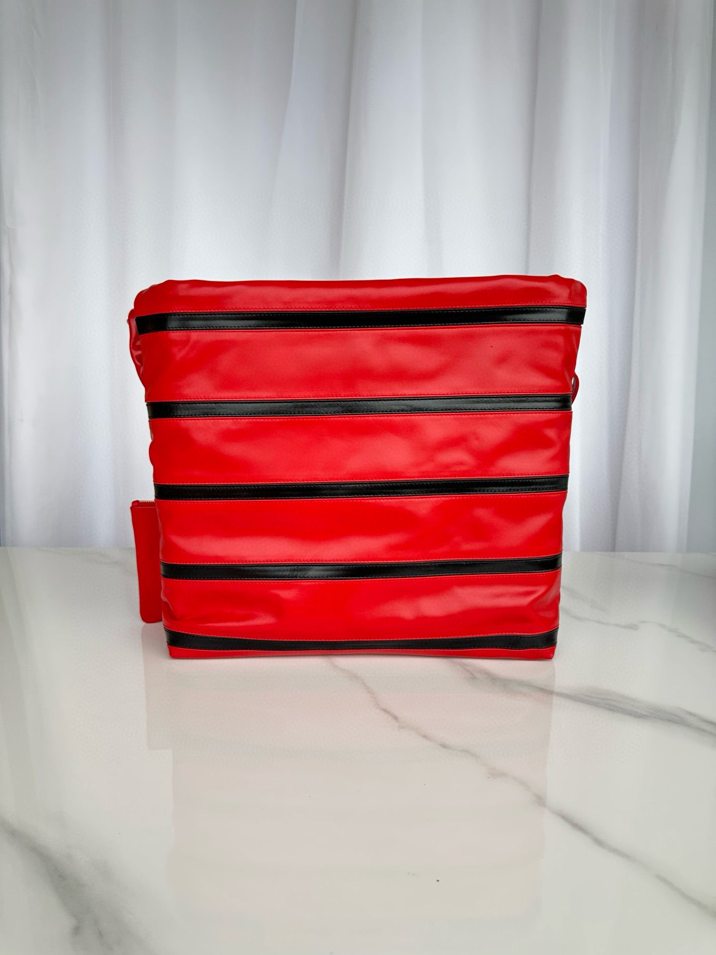 CHANEL 22 HANDBAG Calfskin & Gold-Tone Metal AS3261 Red&Black