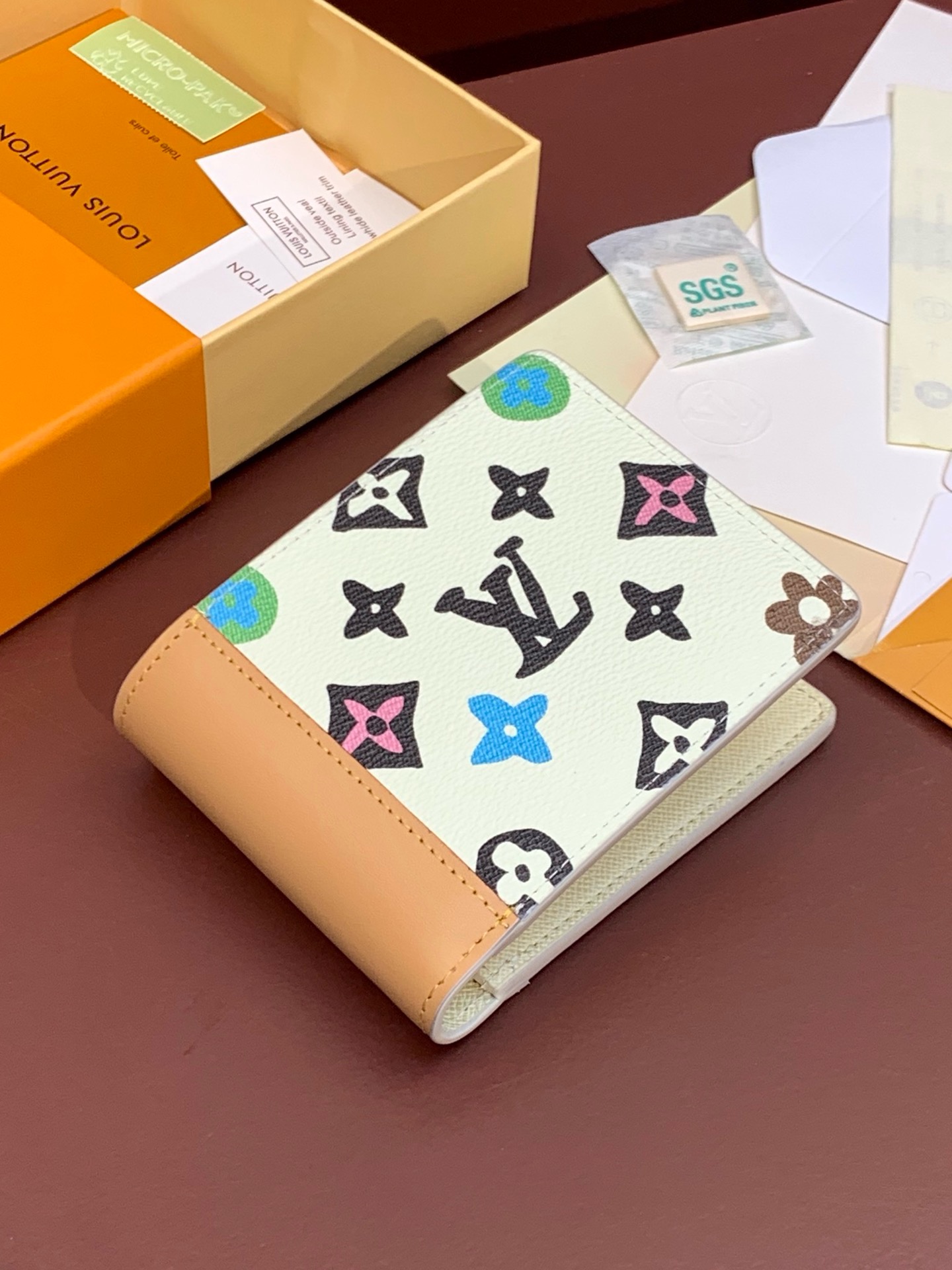 Louis Vuitton Multiple Wallet M83334 white