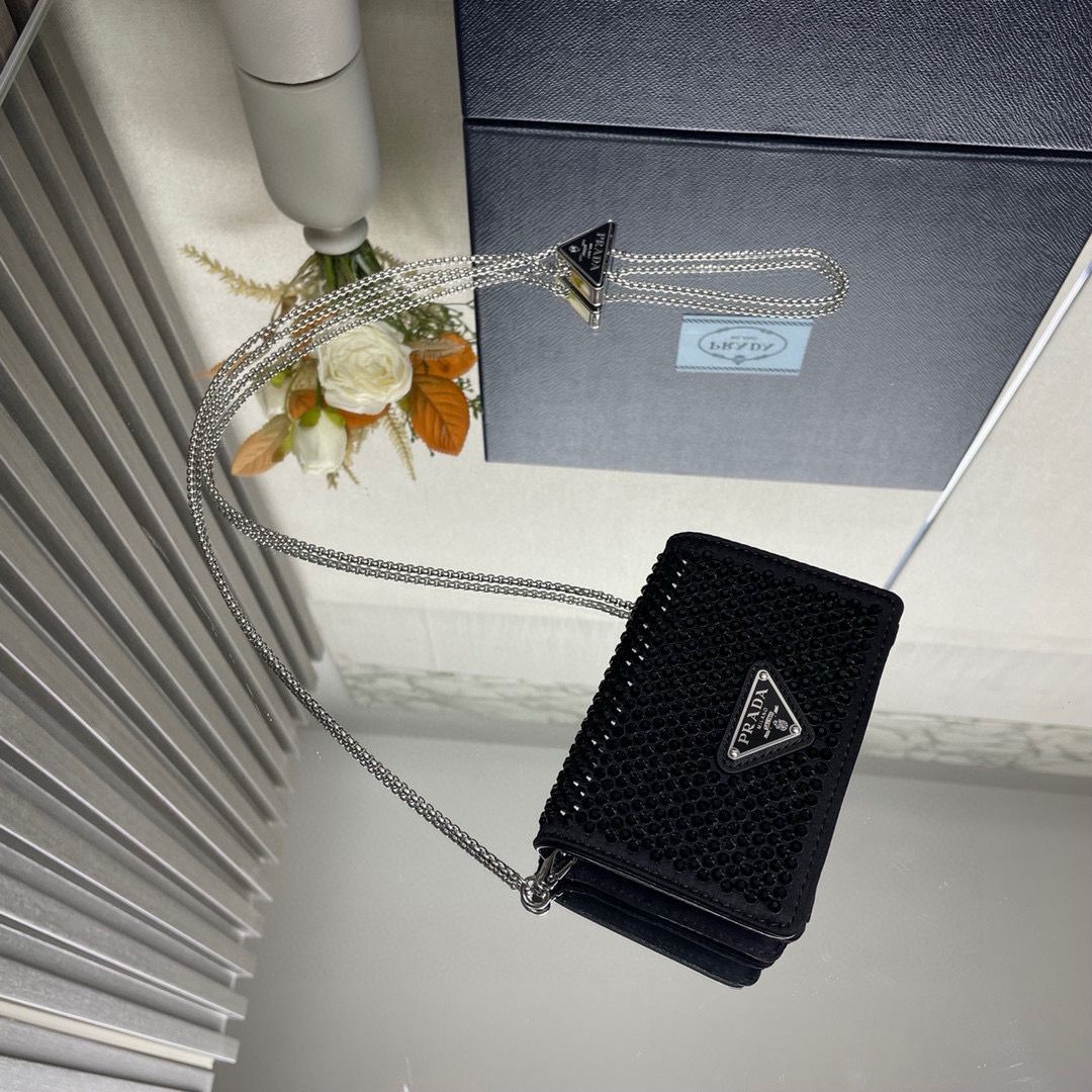 Prada Duchesse card holder with shoulder strap 1MR024 black Prada Duchesse card holder with shoulder strap 1MR024 black