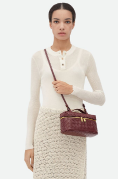 Bottega Veneta Vanity Case On Strap 789109 Cherry Bottega Veneta Vanity Case On Strap 789109 Cherry