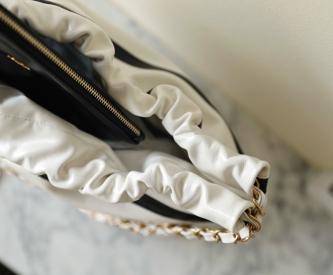 CHANEL 22 HANDBAG AS3260 White & Black CHANEL 22 HANDBAG AS3260 White & Black