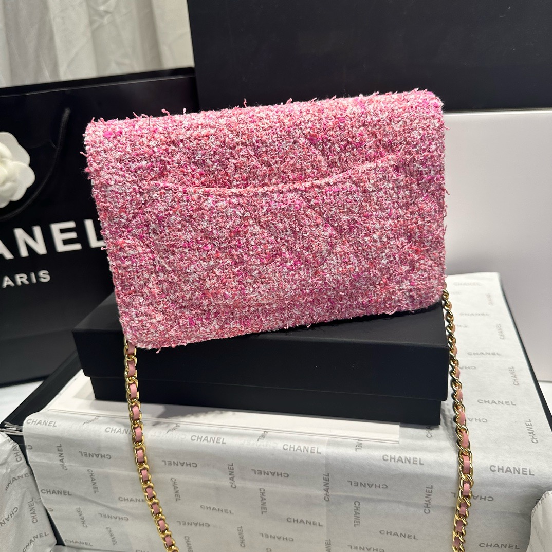 CHANEL CLASSIC WALLET ON CHAIN AP0250 Pink & Ecru CHANEL CLASSIC WALLET ON CHAIN AP0250 Pink & Ecru