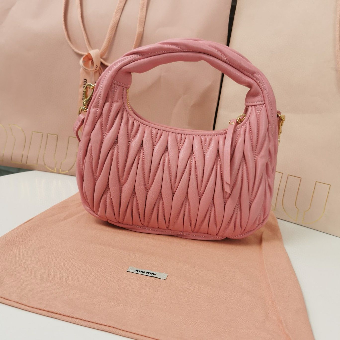 Miu Miu Wander Matelasse Original Sheepskin Bag 5BC125 Pink Miu Miu Wander Matelasse Original Sheepskin Bag 5BC125 Pink