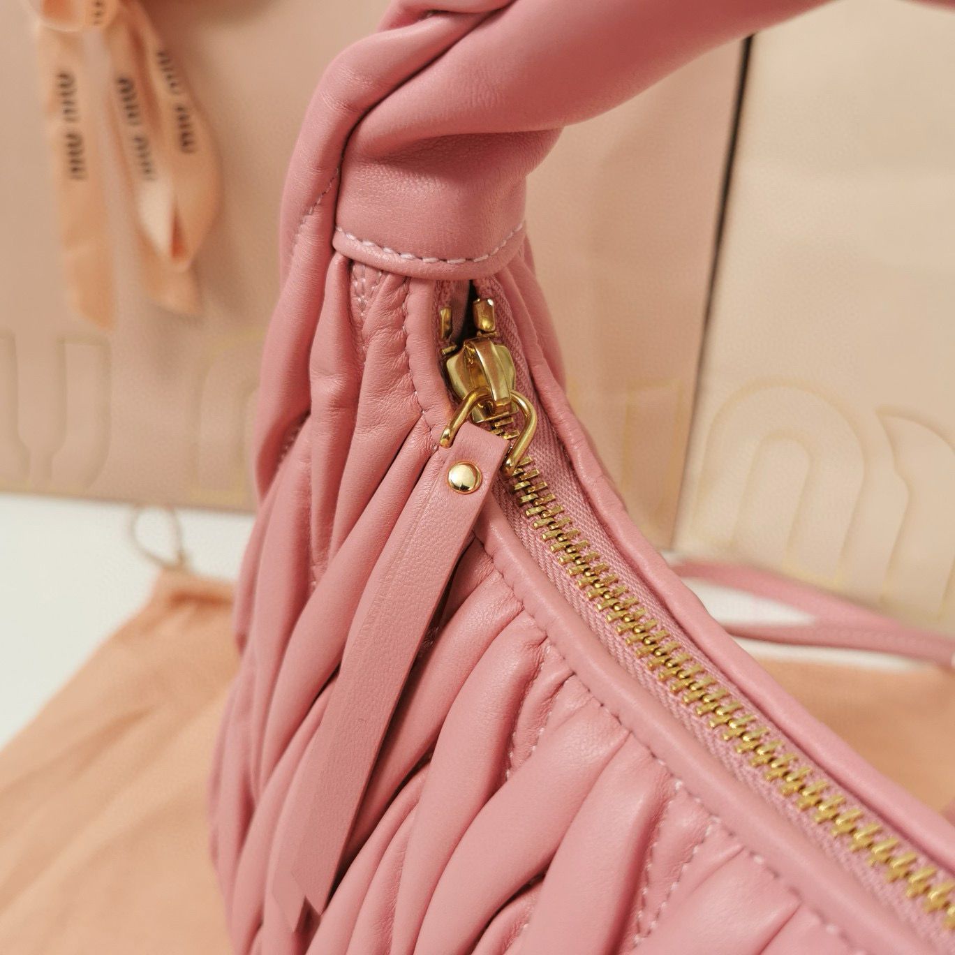 Miu Miu Wander Matelasse Original Sheepskin Bag 5BC125 Pink Miu Miu Wander Matelasse Original Sheepskin Bag 5BC125 Pink