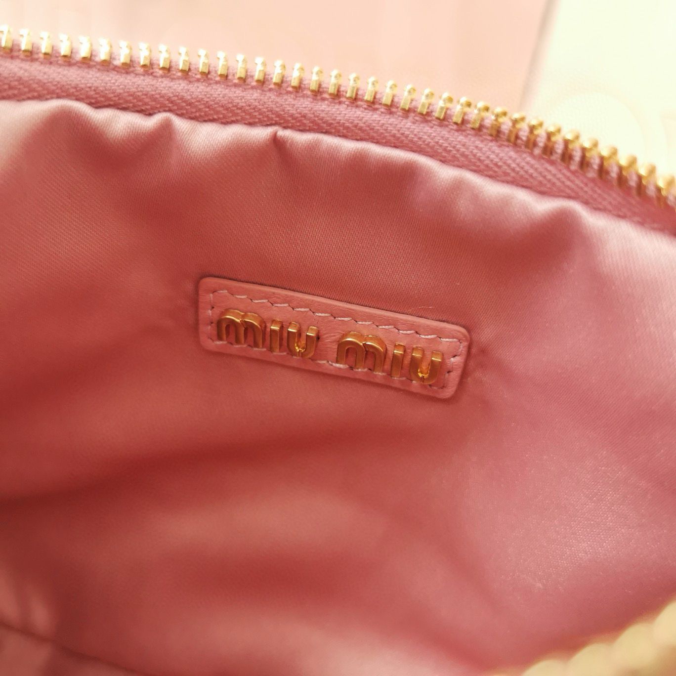 Miu Miu Wander Matelasse Original Sheepskin Bag 5BC125 Pink Miu Miu Wander Matelasse Original Sheepskin Bag 5BC125 Pink