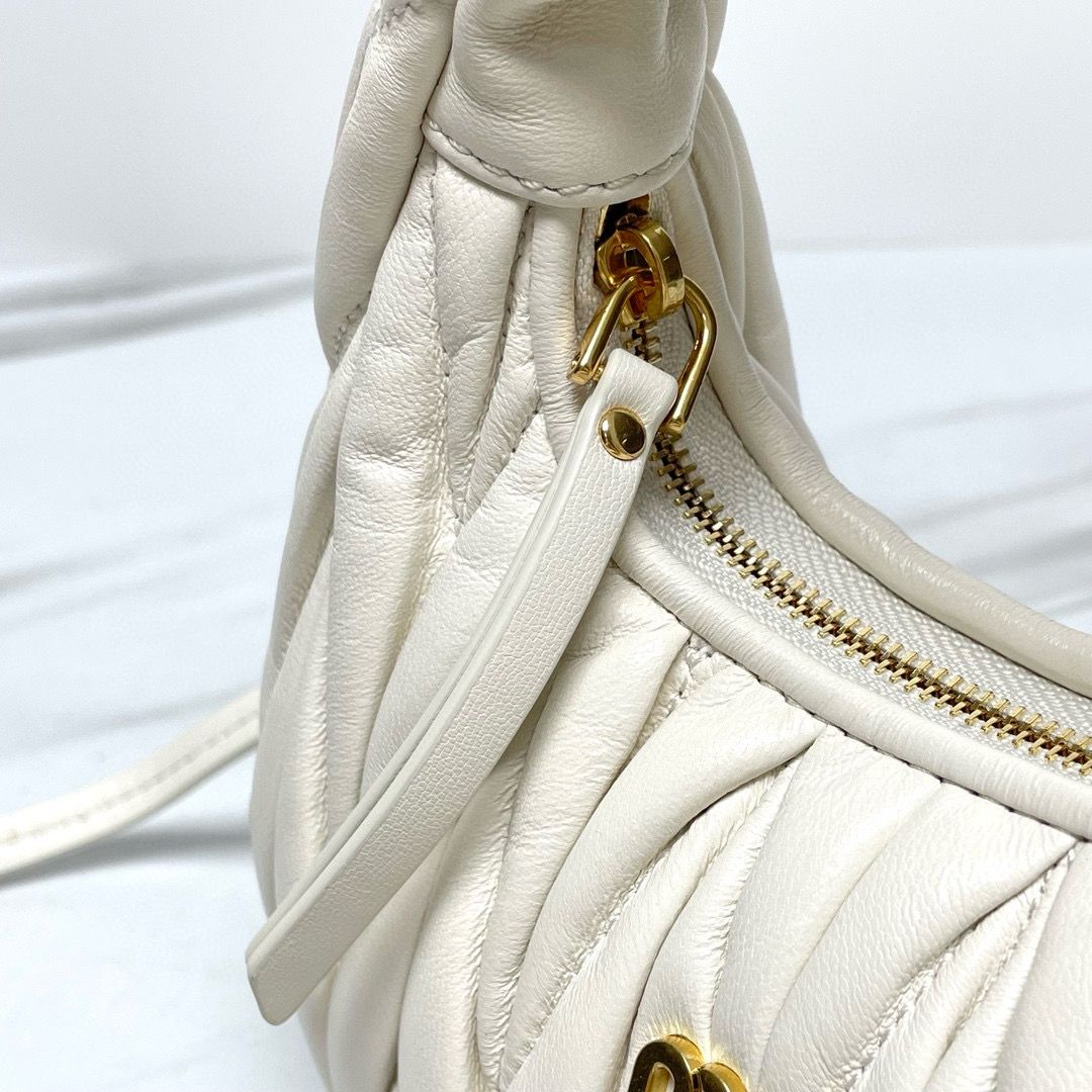 Miu Miu Wander Matelasse Original Sheepskin Mini Bag 5BP078 White Miu Miu Wander Matelasse Original Sheepskin Mini Bag 5BP078 White