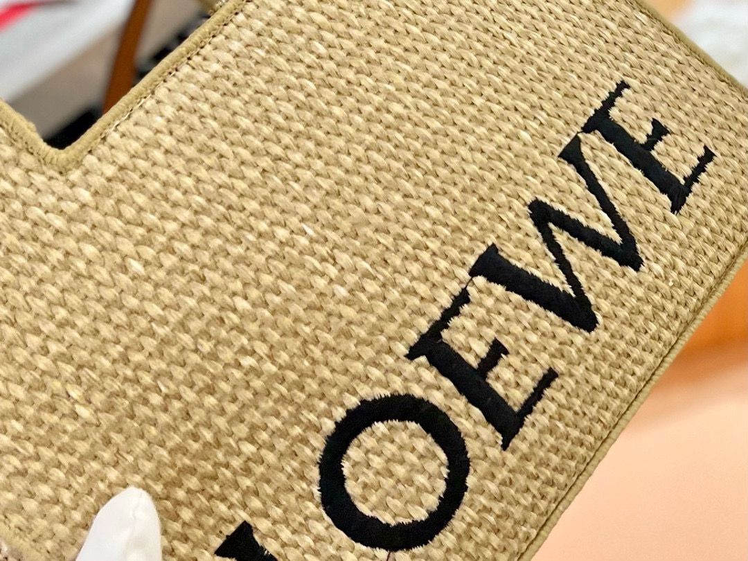 Loewe Anagram Basket Woven Straw Shopping Tote Bag 652399 Beige Loewe Anagram Basket Woven Straw Shopping Tote Bag 652399 Beige
