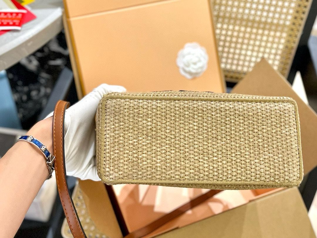 Loewe Anagram Basket Woven Straw Shopping Tote Bag 652399 Beige Loewe Anagram Basket Woven Straw Shopping Tote Bag 652399 Beige